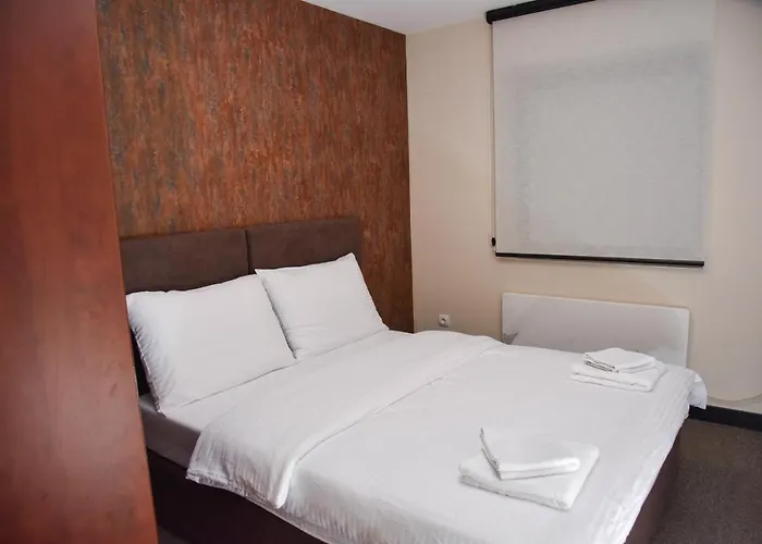 לינה וארוחת בוקר Mramor 3*