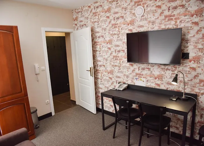 Mramor לינה וארוחת בוקר